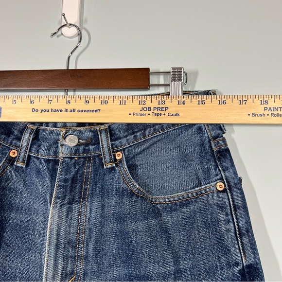 Levi’s 550 Relaxed Fit W32 L29 Distressed Dark Wash Mens Jeans 102624 - Picture 3 of 8